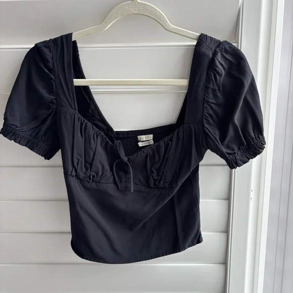 Urban Outfitters Black Puff Sleeve Crop Top - Picture 2 of 7